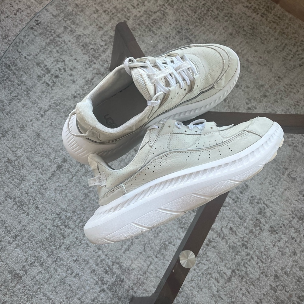 UGG CA805 V2 Trainer White/Light Grey 1127111-WHT Sz 7.5